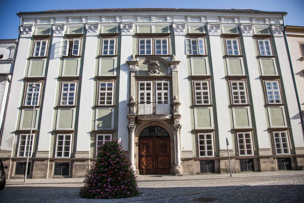 Althansky Palac Znojmo Ngoại thất bức ảnh